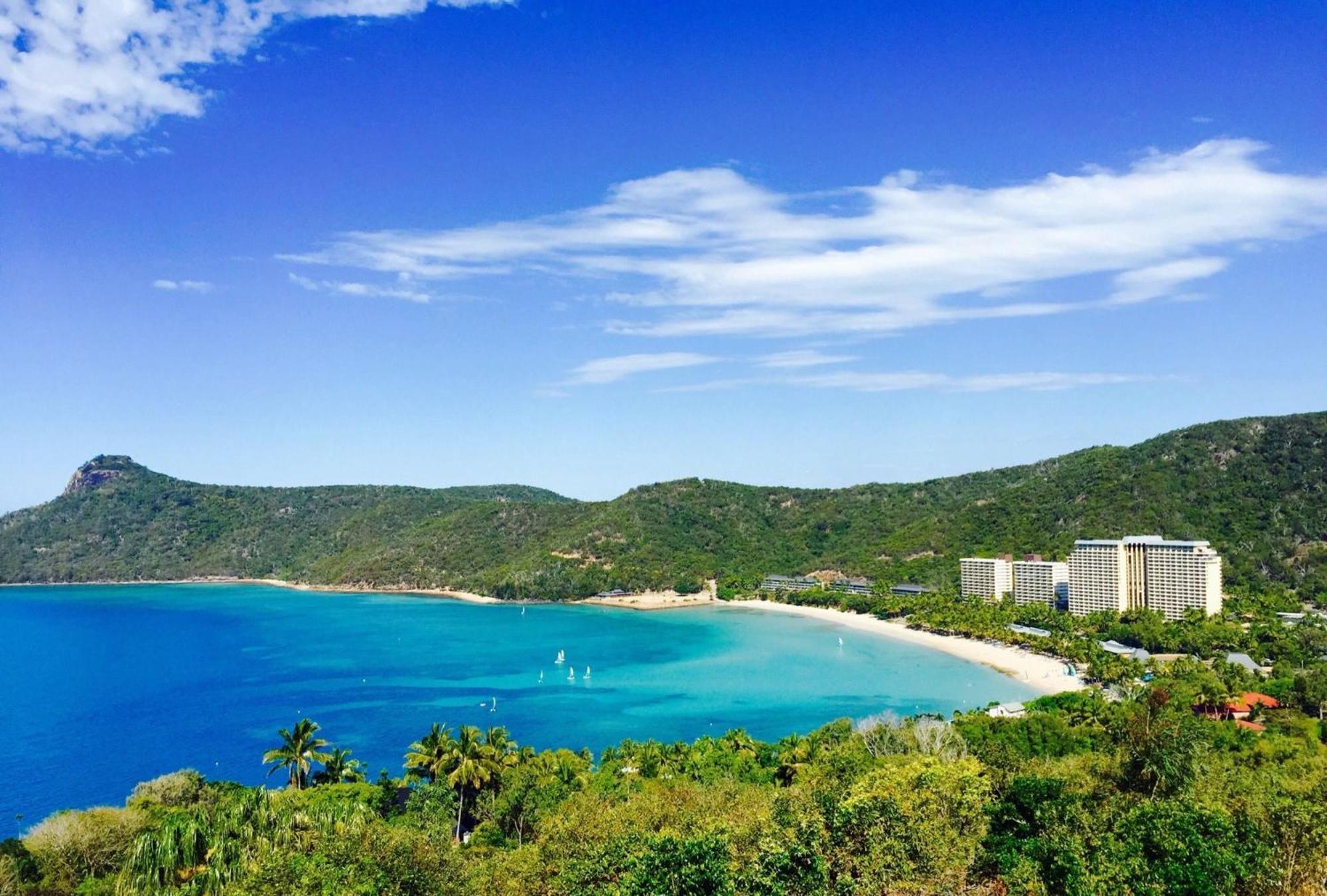 Beachfront Hamilton Island Exteriör bild